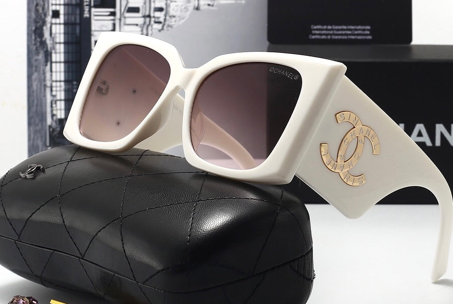 Fashion Sunglasses: Miss Grippy